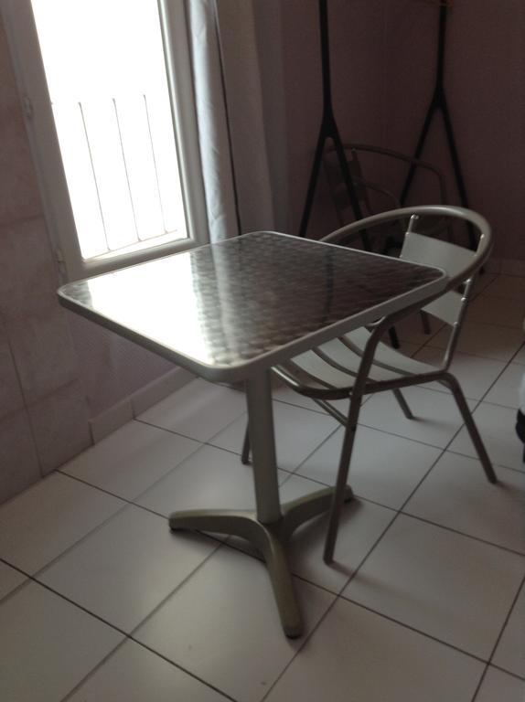 Chambre Simple avec Salle de Bains Commune